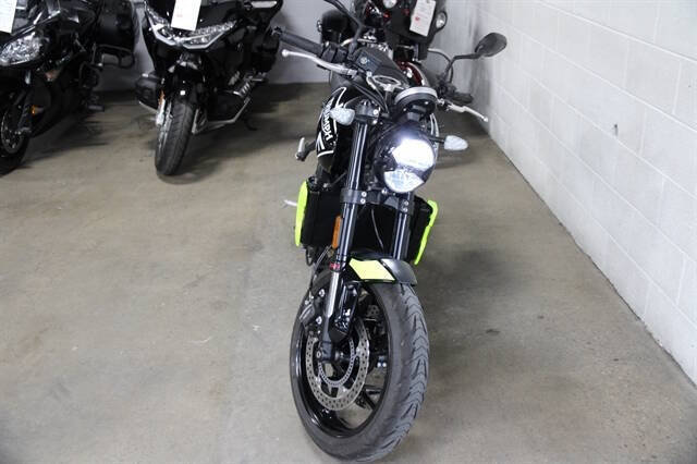 2024 Triumph Trident 66
