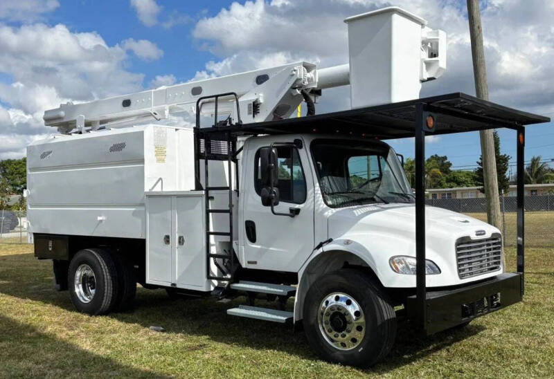 2019 Freightliner M2 106