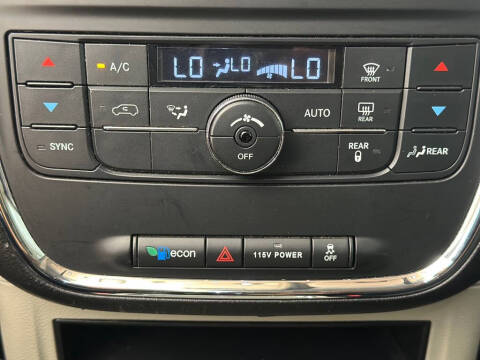 2014 Chrysler Town and Country Touring