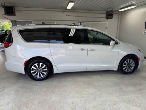 2021 Chrysler Pacifica Hybrid Touring L