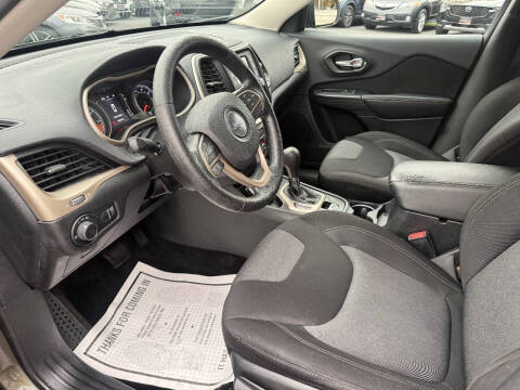 2015 Jeep Cherokee Sport