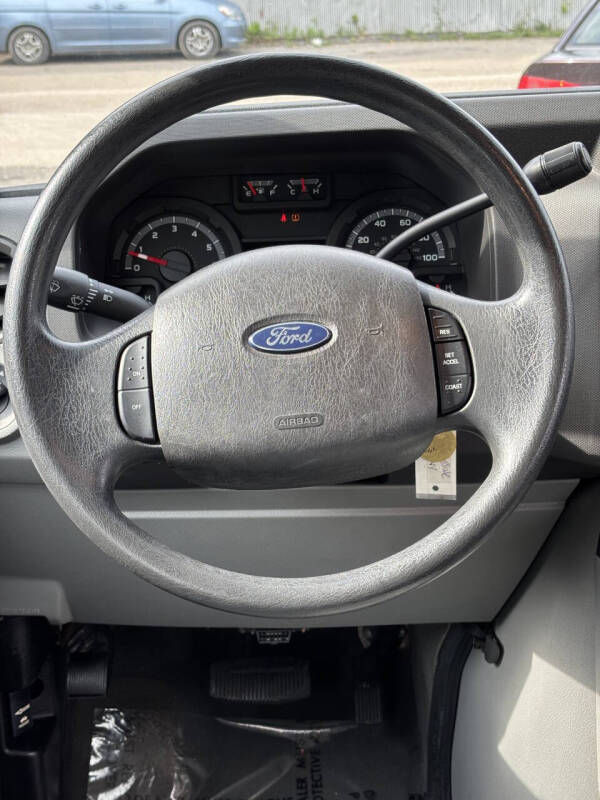 2009 Ford E-Series E-350 SD XL
