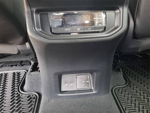 2025 Volkswagen Atlas SE