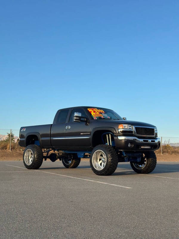 2006 GMC Sierra 2500HD for sale at Valdez Auto Sales in Gonzales CA