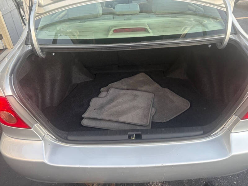 2005 Toyota Corolla LE