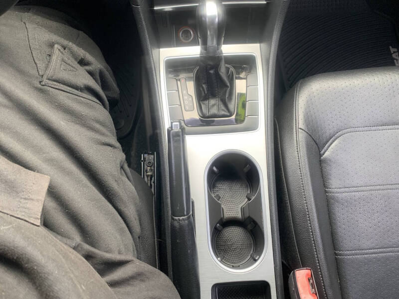 2013 Volkswagen Passat SE PZEV