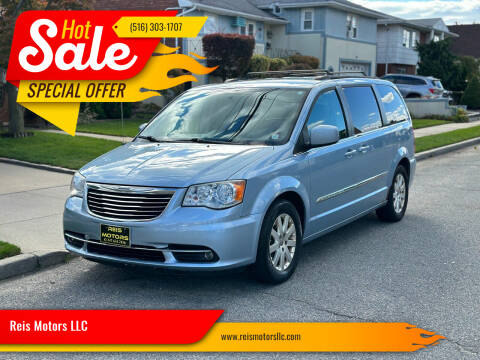 2013 Chrysler Town and Country for sale at Reis Motors LLC in Lawrence NY