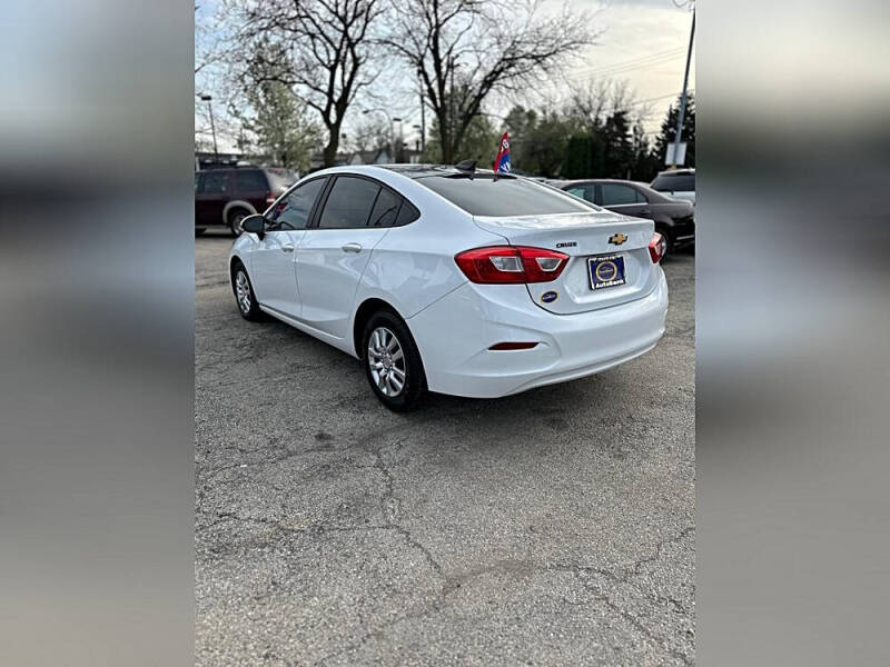 2017 Chevrolet Cruze LS Auto