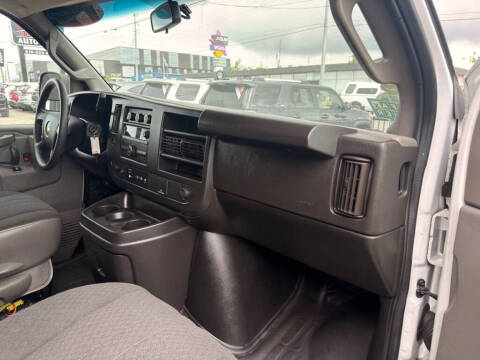 2022 Chevrolet Express 2500