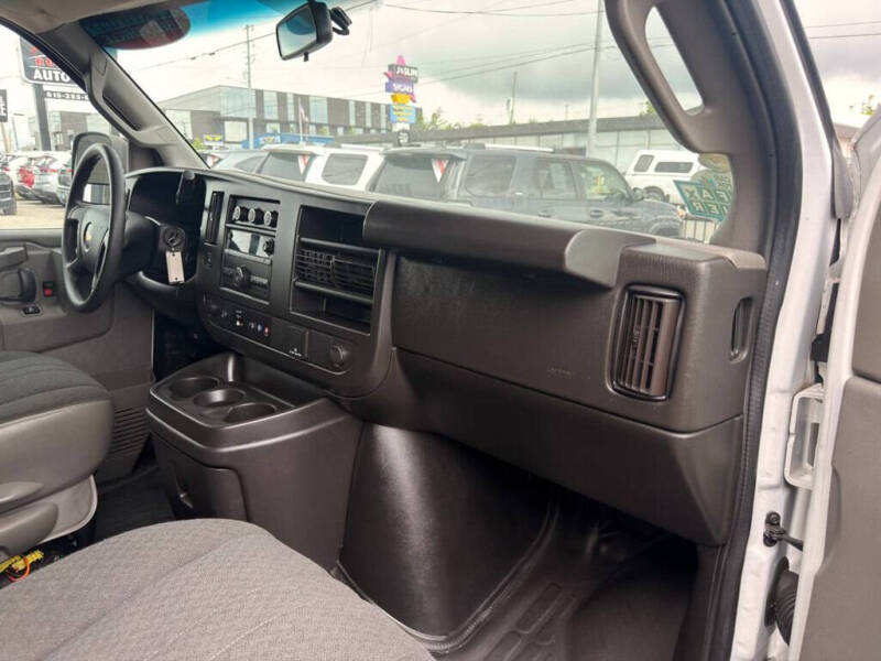 2022 Chevrolet Express 2500