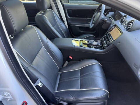 2019 Jaguar XJ R-Sport