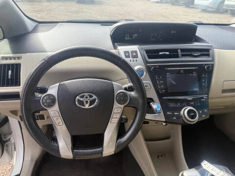 2015 Toyota Prius v Five