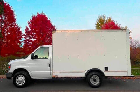 2015 Ford E-Series for sale at CLEAR CHOICE AUTOMOTIVE in Milwaukie OR