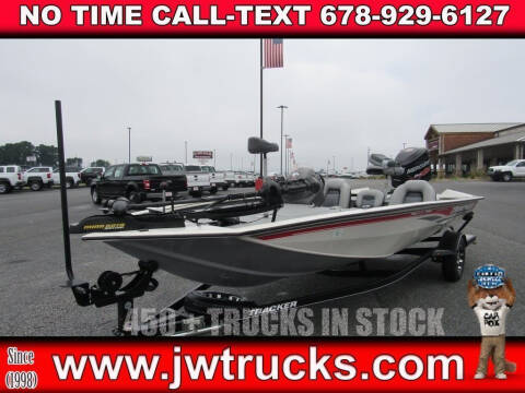 2018 Tracker PRO TEAM FISHING BOAT