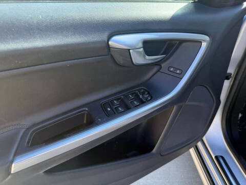 2018 Volvo V60 Cross Country T5 Platinum