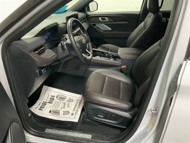 2025 Ford Explorer Platinum