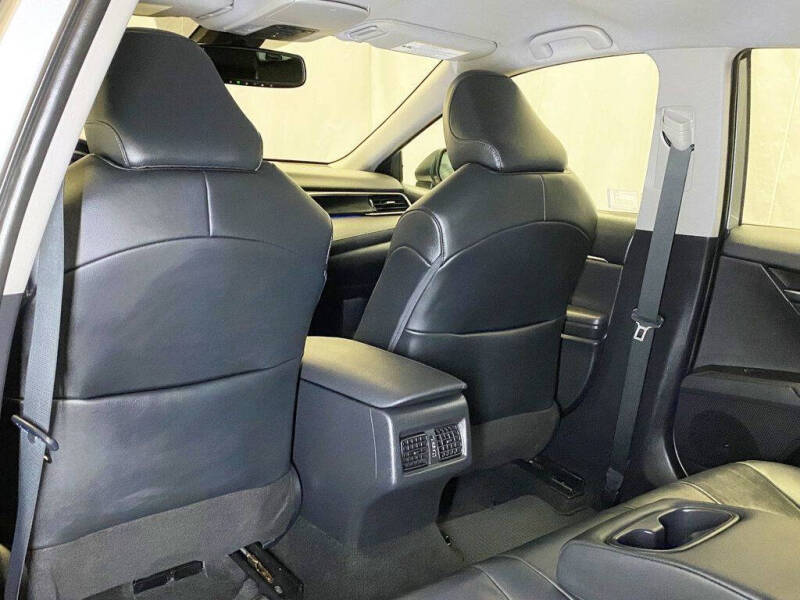 2022 Toyota Camry Hybrid XLE