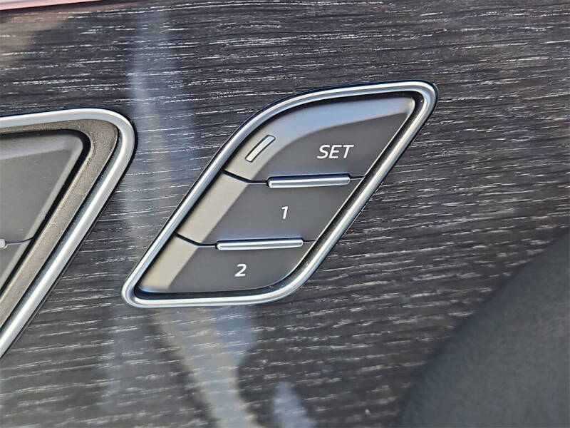 2019 Audi Q8 quattro Premium Plus 55 TFSI