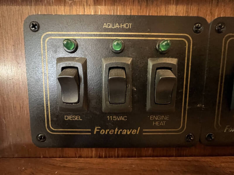 2002 Foretravel GV320 4010