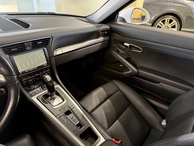 2015 Porsche 911 Carrera