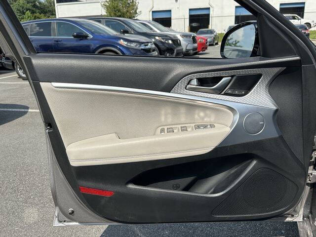 2023 Genesis G70