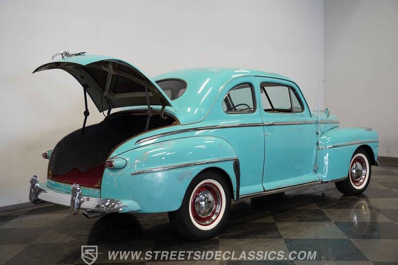 1948 Ford Deluxe