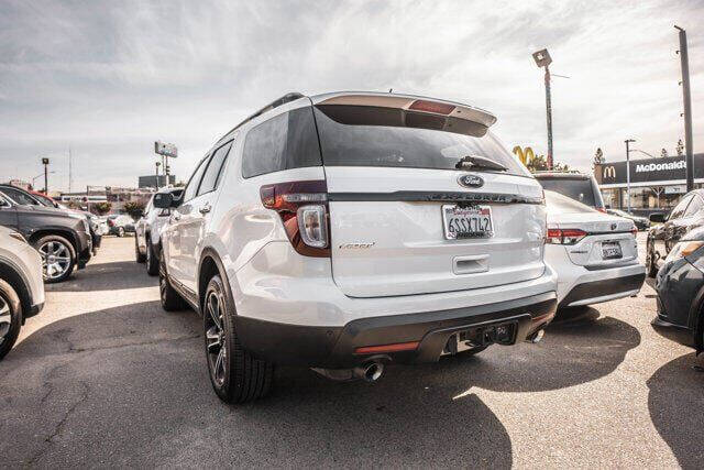 2014 Ford Explorer Sport photo 2