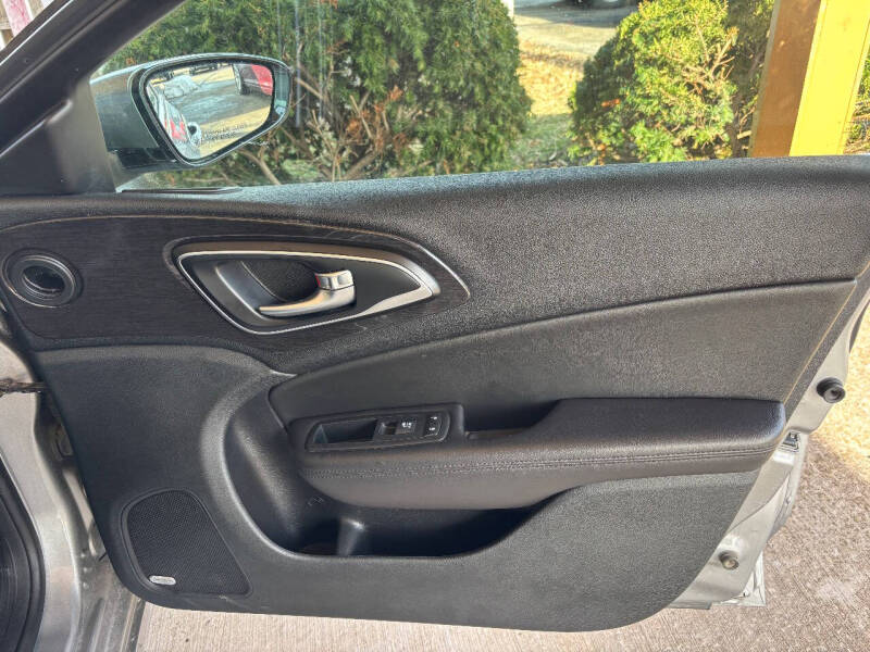 2016 Chrysler 200 C Platinum