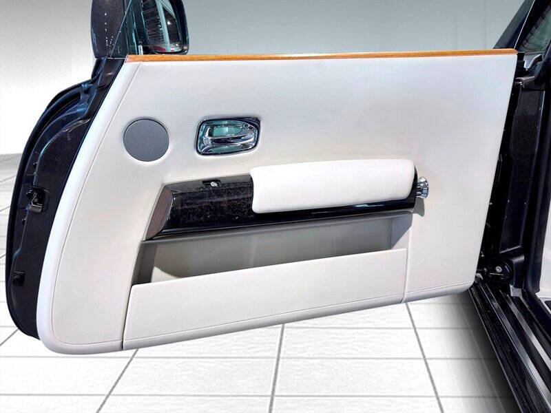 2012 Rolls-Royce Phantom Drophead Coupe 18