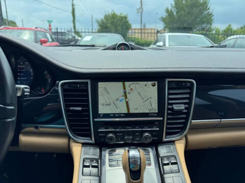 2016 Porsche Panamera