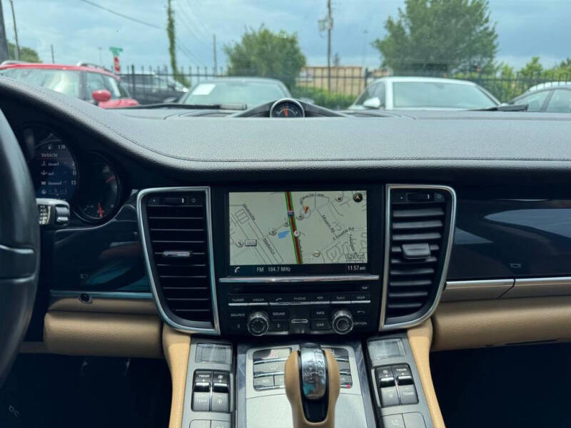 2016 Porsche Panamera