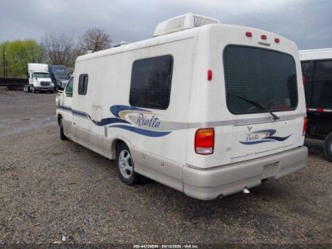 2004 Winnebago Rialta 22HD