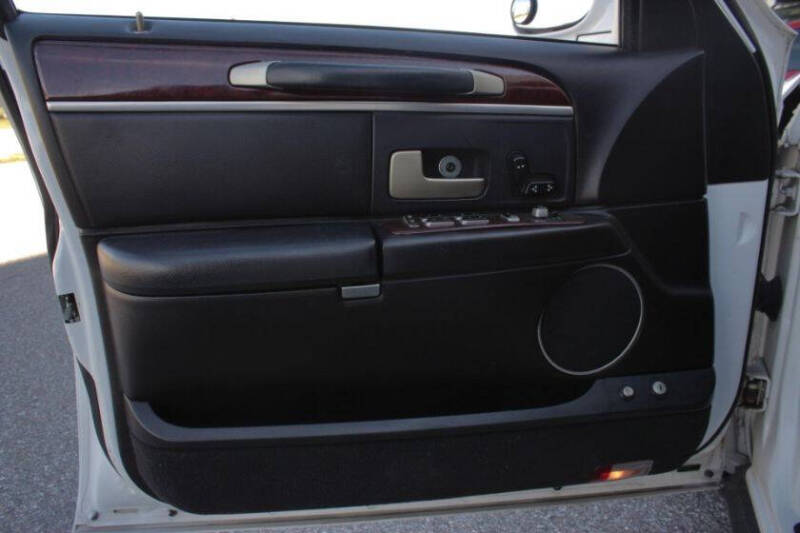 2004 Lincoln Town Car