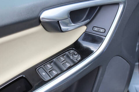 2016 Volvo XC60 T6 Platinum