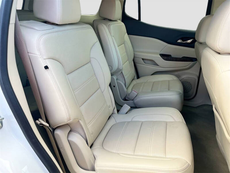 2022 GMC Acadia Denali