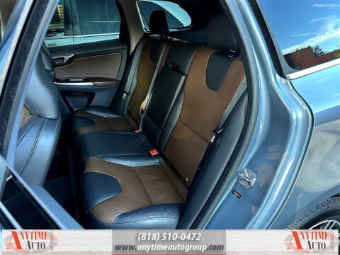 2017 Volvo XC60 T5 Dynamic