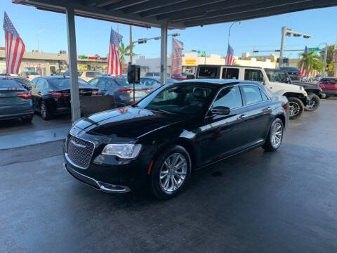 2016 Chrysler 300 for sale at American Auto Sales in Hialeah FL