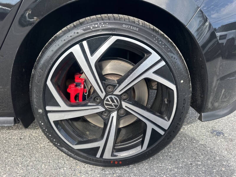 2024 Volkswagen Golf GTI SE