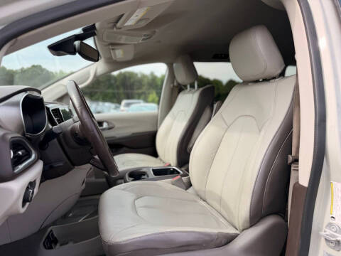 2017 Chrysler Pacifica Touring-L Plus