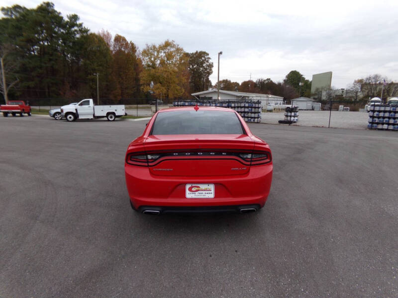 2015 Dodge Charger SXT photo 4