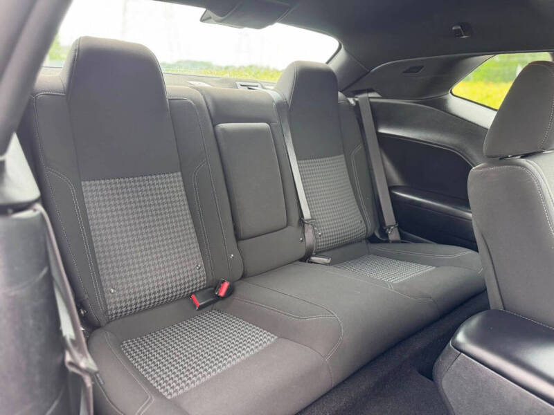 2021 Dodge Challenger SXT