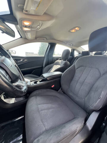 2015 Chrysler 200 Limited