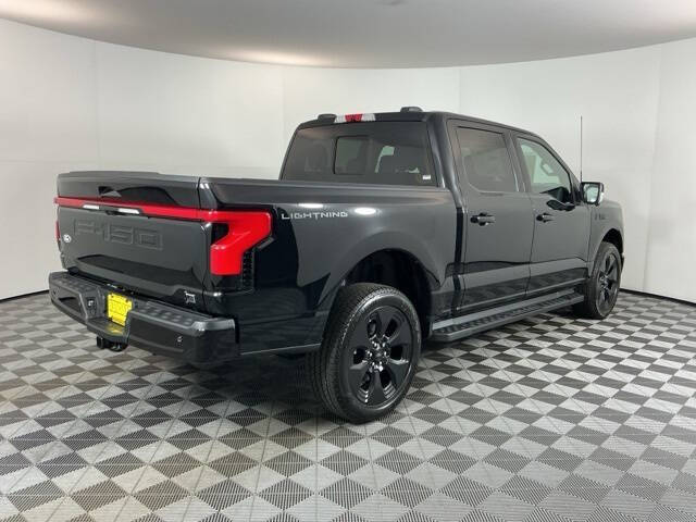 2025 Ford F-150 Lightning Platinum