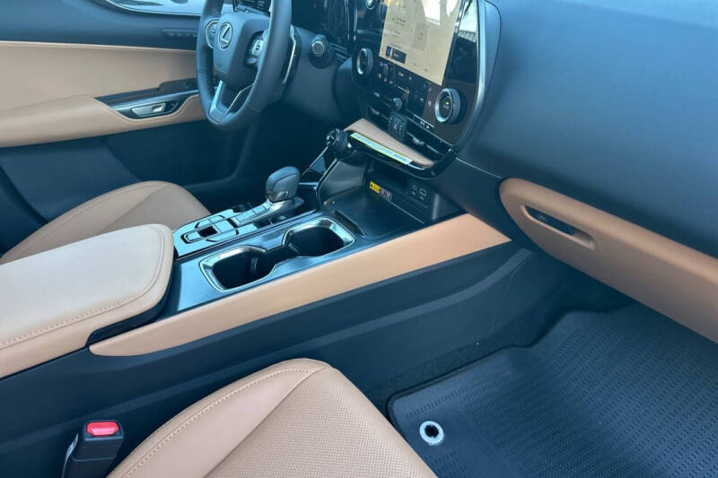 2026 Lexus NX 350h Premium