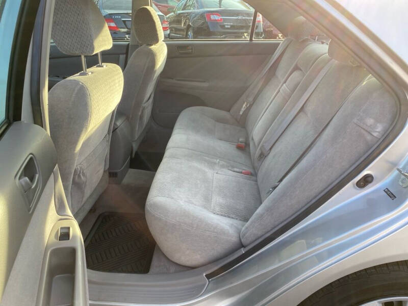 2004 Toyota Camry LE