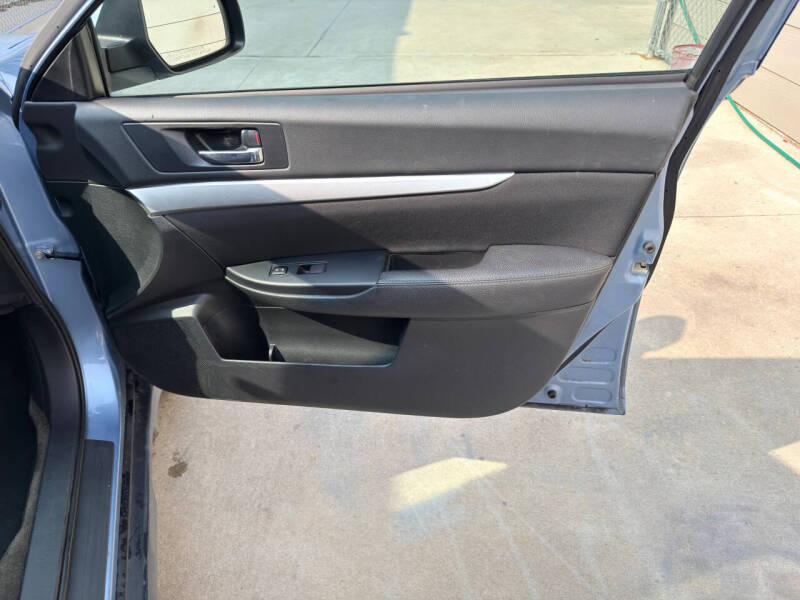 2012 Subaru Outback 2.5i Premium