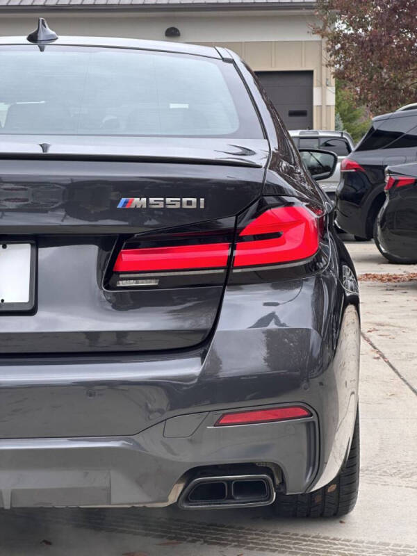 2021 BMW 5 Series M550i photo 16