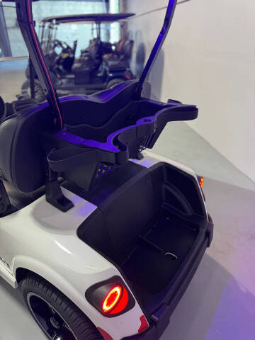 2025 E-Z-GO RXV ELiTE