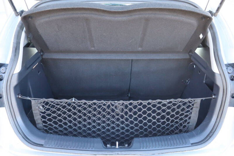 2012 Kia Rio 5-Door LX