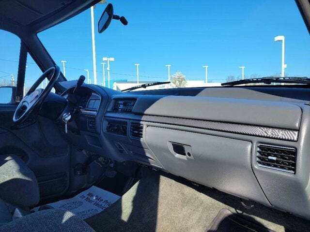 1992 Ford F-150 13
